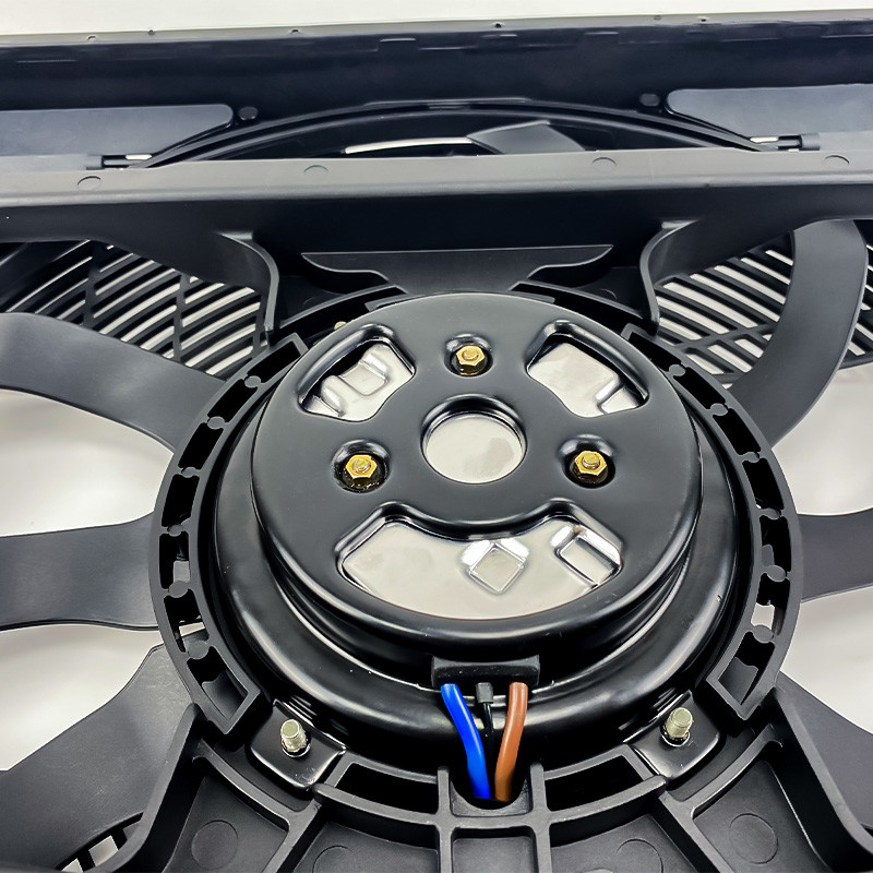 4kg รถไฟฟ้า ระบบเรเดียเตอร์ลมเย็น 300W โวลเตชั่น OEM เหมาะสม