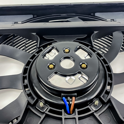 4kg รถไฟฟ้า ระบบเรเดียเตอร์ลมเย็น 300W โวลเตชั่น OEM เหมาะสม